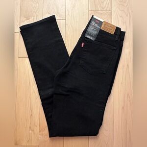 BNWT- Premium Levi's 724 High Rise Distressed Slim Straight Black Jeans (26/32)